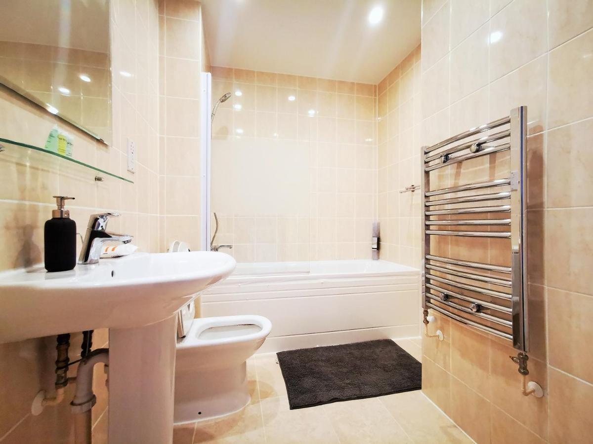Lovely Holiday Home In Birmingham City Center 3 Bedrooms House By Hf Group Ngoại thất bức ảnh